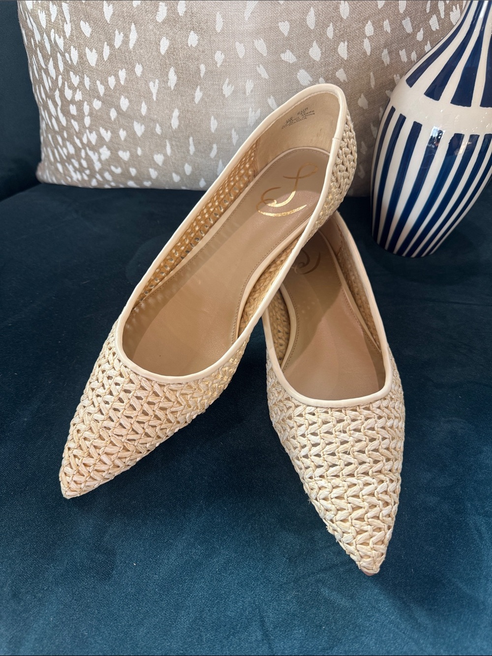 Sam Edelman Pointed-Toe Women’s Flats - Cream Size 9 Brand New